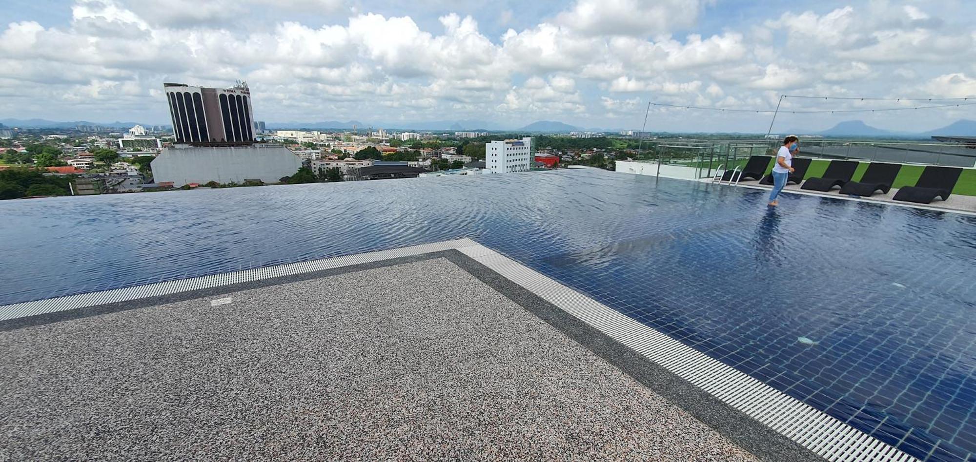 Kozi Square New Sgh Cozy Home 8A กูชิง ภายนอก รูปภาพ